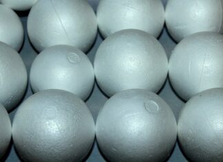 Czy kotwa chemiczna niszczy styropian?